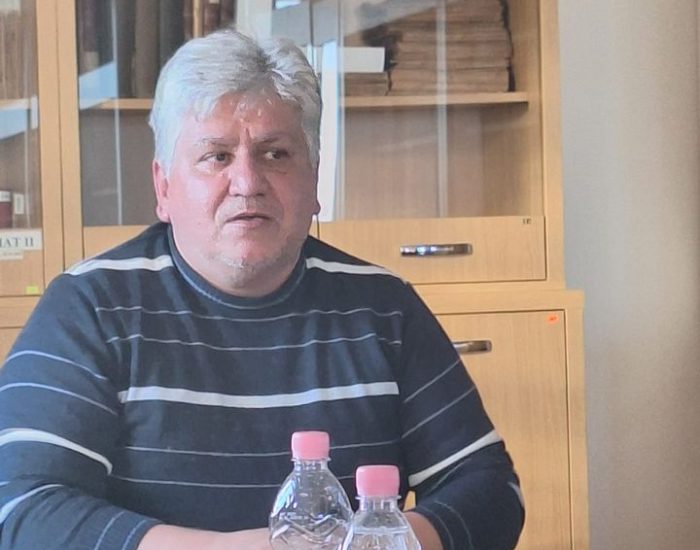 Schiță SF și satiră socio-politică