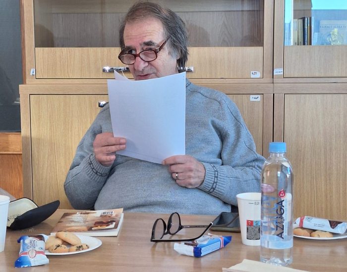 Poezia ca joc al înțelepciunii nostalgice