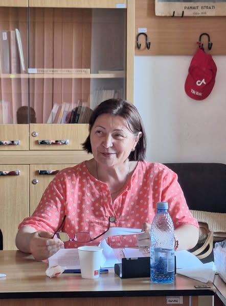 Biciul de cuvinte și idei în discursivitatea eseistică